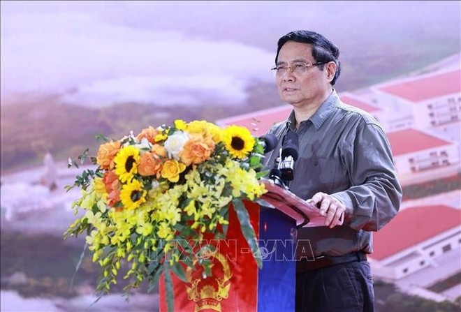 El primer ministro Pham Minh Chinh habla en el evento. (Foto: VNA)
