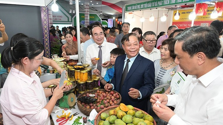 Delegados nacionales visitan la feria. Delegados nacionales visitan la feria.