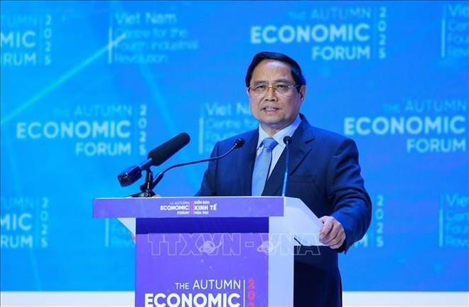 El primer ministro de Vietnam, Pham Minh Chinh, en la sesión de cláusula del Foro Económico de Otoño 2025. (Foto: VNA)