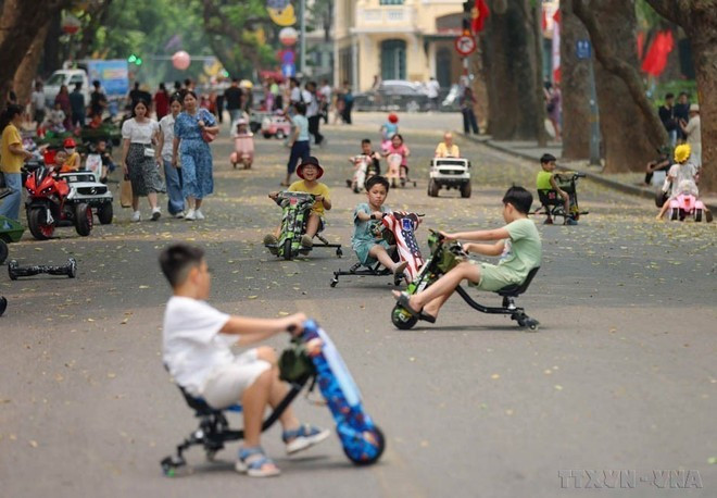 Durante los dos años 2023-2024, la tasa de natalidad en Vietnam comenzó a mostrar señales de un descenso más rápido. (Foto: VNA)