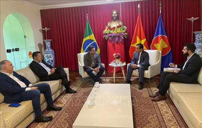 En el encuentro entre el embajador vietnamita en Brasil, Bui Van Nghi, y Maurício Buffon, presidente de la Asociación Brasileña de Productores de Soja. (Fuente: VNA)