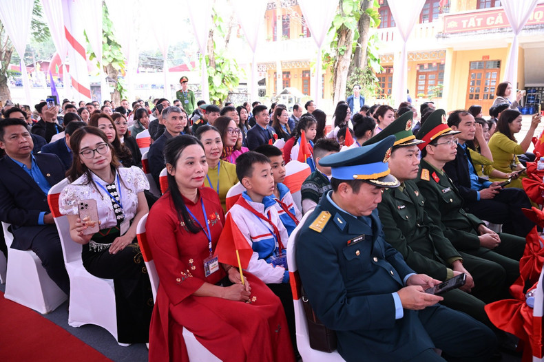 Asistentes a la ceremonia.