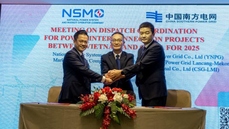 Representantes de la dirección de las partes participantes en la conferencia.