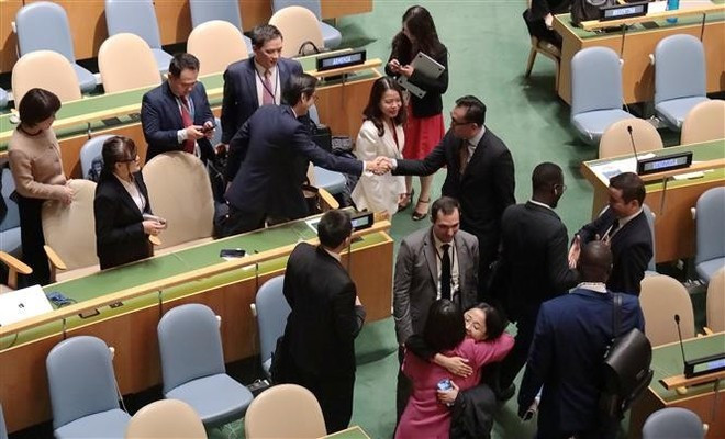 Varios Estados miembros de la ONU felicitan a Vietnam por el alto número de votos obtenidos. (Foto: VNA) Varios Estados miembros de la ONU felicitan a Vietnam por el alto número de votos obtenidos. (Foto: VNA)