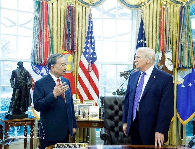 El secretario general del Partido Comunista de Vietnam, To Lam, se reúne con el presidente de Estados Unidos, Donald Trump. Foto: VNA