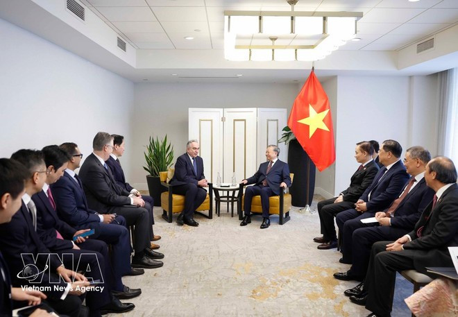 El secretario general del Partido Comunista de Vietnam (PCV), To Lam, sostiene un encuentro con Kurt M. Campbell, exsubsecretario de Estado de Estados Unidos. Foto: VNA