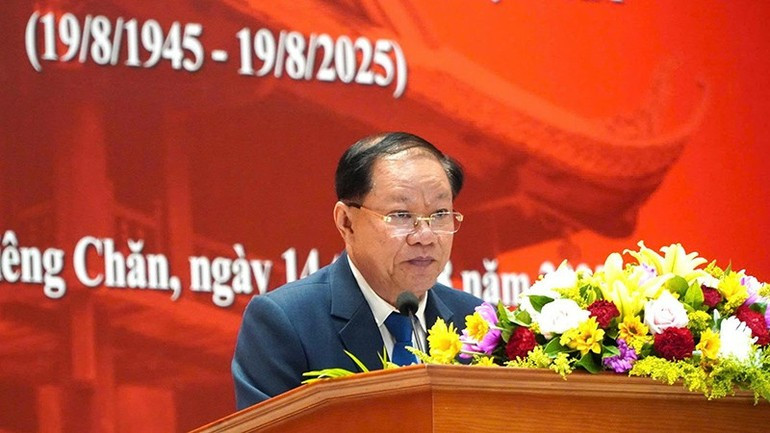 El general de División Khamkinh Phuilamanyvong, viceministro de Seguridad Pública de Laos, habla en la cita. El general de División Khamkinh Phuilamanyvong, viceministro de Seguridad Pública de Laos, habla en la cita.