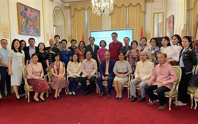 Miembros de las misiones de Vietnam y Laos en Francia. (Fotografía: VNA)