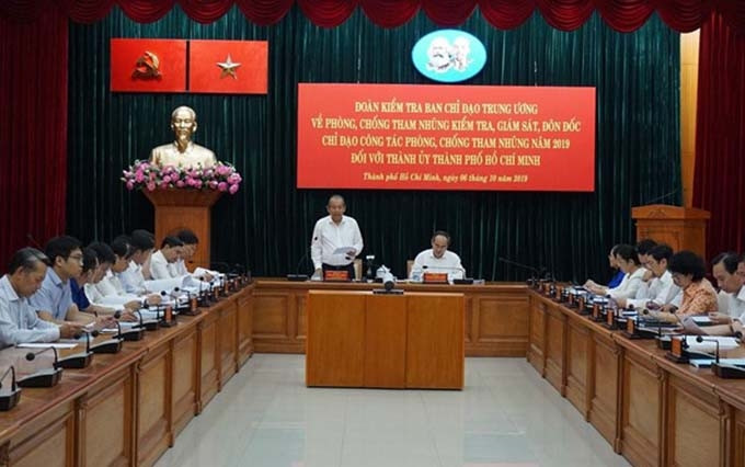 El viceprimer ministro Truong Hoa Binh interviene en el encuentro. (Fotografía: VNA)