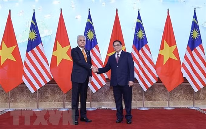 El primer ministro de Vietnam, Pham Minh Chinh, y su homólogo de Malasia, Dato Sri Ismail Sabri bin Yaakob. (Fotografía: VNA)