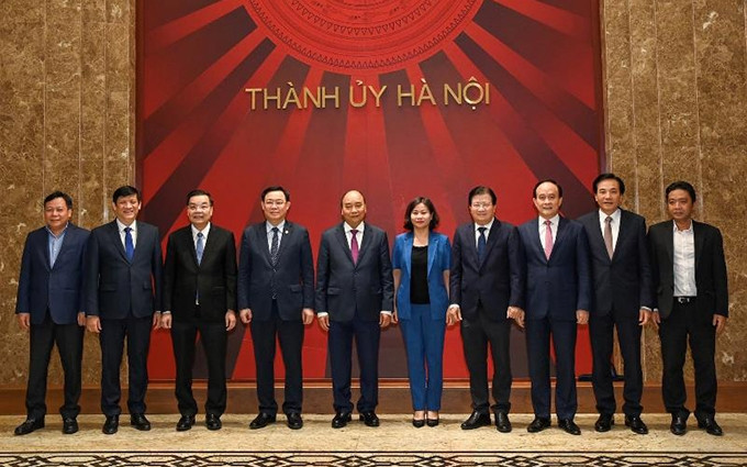 El primer ministro de Vietnam, Nguyen Xuan Phuc, y los líderes de Hanói.