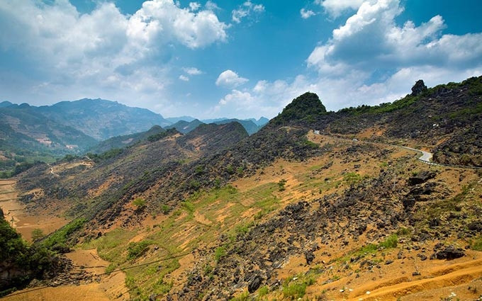 Meseta Rocosa de Dong Van - promotor del desarrollo turístico de Ha Giang