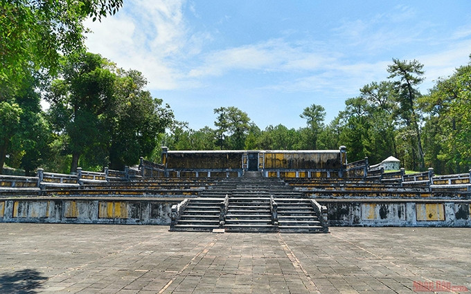 Tumba de Gia Long.
