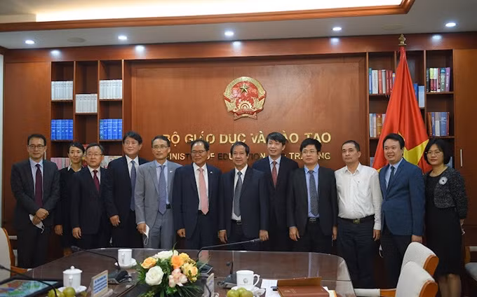 Escena del evento (Fotografía: giaoducthoidai.vn)