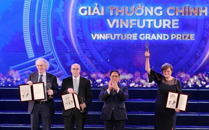 En la primera edicción del premio VinFuture. (Fotografía: VNA)
