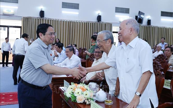 El premier vietnamita Pham Minh Chinh se reúne con votantes de ciudad de Can Tho. (Fotografía: VNA) 