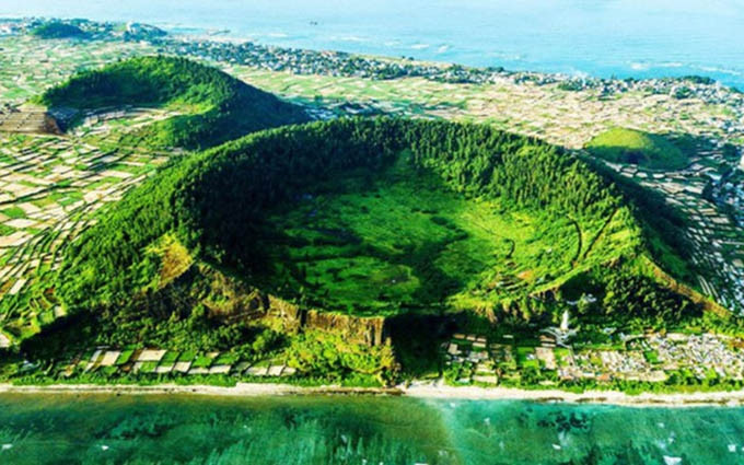 Boca del volcán de Ly Son. (Fotografía: Dai Doan Ket)