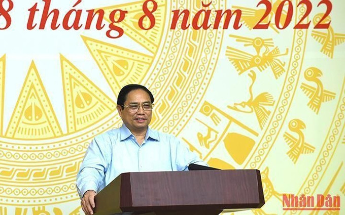 El primer ministro de Vietnam, Pham Minh Chinh, habla en la reunión. (Fotografía: Nhan Dan)
