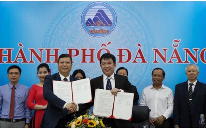 En la firma. (Fotografía: sggp.com.vn)
