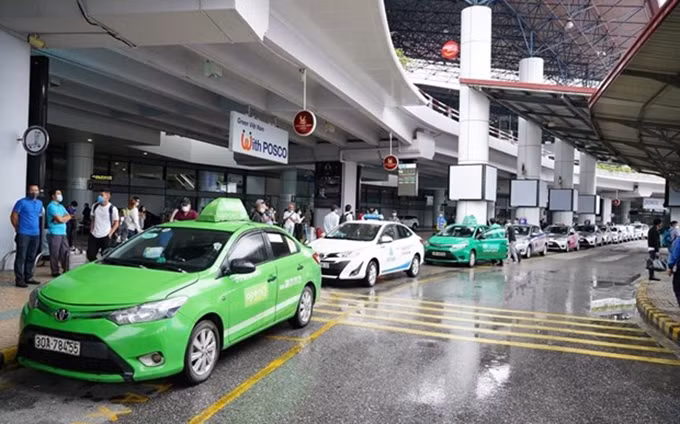 Taxis en el aeropuerto internacional de Noi Bai. (Fotografía:VNA)