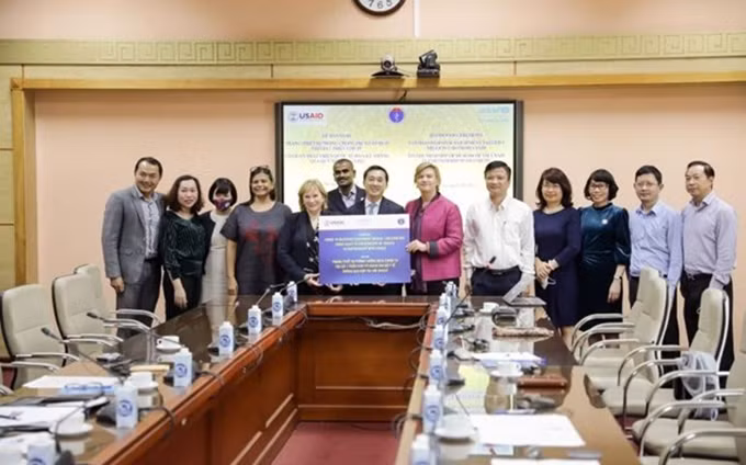 Escena de la entrega (Foto: VNA)