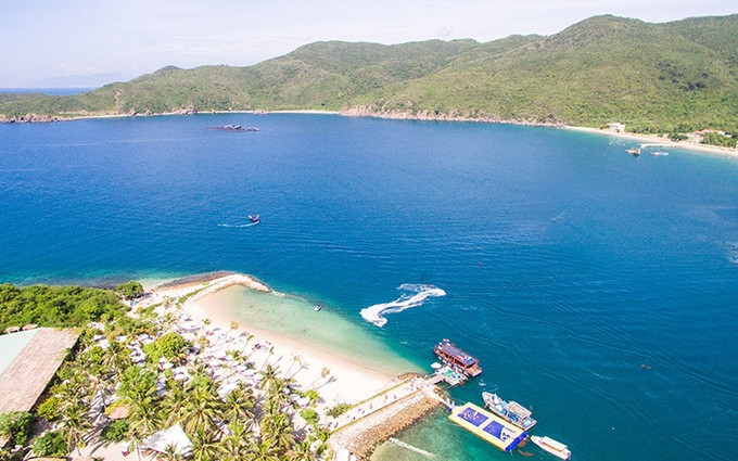 Fun Island, cuya belleza a veces es comparada con las renombradas Islas Maldivas, ofrece fascinantes rincones para tomar fotos de check-in. (Fotografía: vov.vn/Huyen Dieu)
