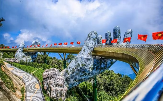 El Puente Dorado en la ciudad de Da Nang. (Fotografía: VNA)