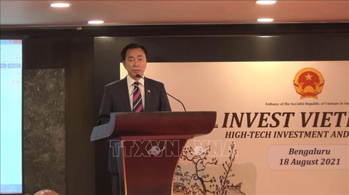 El embajador de Vietnam en la India, Pham Sanh Chau, interviene en el evento. (Fotografía: VNA)
