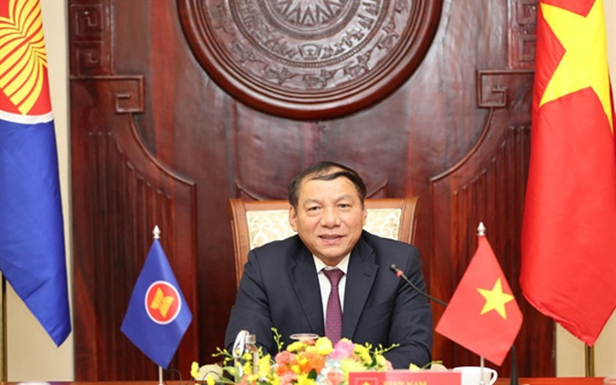 Viceministro de Cultura, Deportes y Turismo de Vietnam, Nguyen Van Hung, interviene en el evento (Fotografía: https://bvhttdl.gov.vn/)