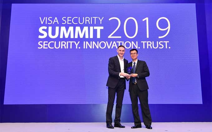 Vietcombank recibe premio internacional al mejor servicio al cliente