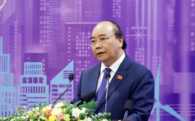 El primer ministro de Vietnam, Nguyen Xuan Phuc, habla en el foro (Foto: VNA)