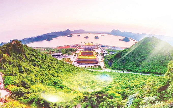 Tam Chuc al atardecer. (Fotografía: Nhan Dan)