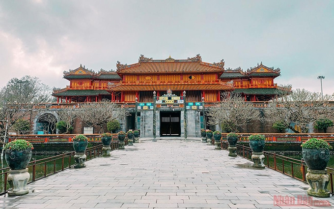 El palacio de Thai Hoa, donde se llevaron a cabo reuniones de la corte real bajo la dinastía Nguyen, aún conserva su majestuosa belleza.