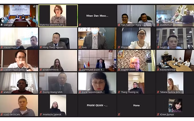 El seminario virtual titulado “Promover la cooperación comercial Vietnam - Rusia”. 