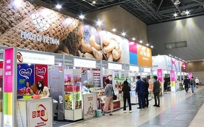 Empresas vietnamitas exhiben sus productos en el evento. (Fotografía: VNA)
