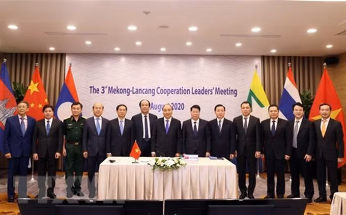 El primer ministro de Vietnam, Nguyen Xuan Phuc y los líderes de los países miembros del Mecanismo de Cooperación Mekong- Lancang, (Fotografía: VNA)