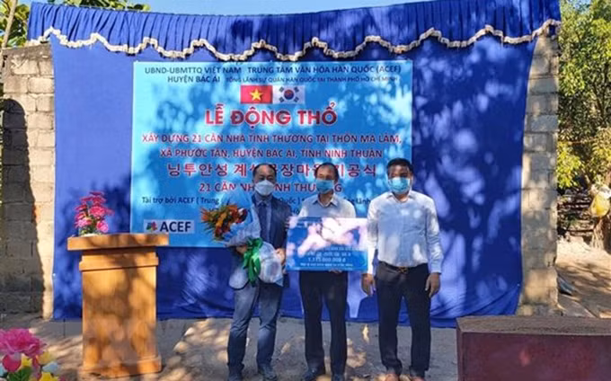 Comienzan la construcción del proyecto de la Aldea de la Amistad Vietnam-Corea del Sur en la provincia sureña de Ninh Thuan. (Fotografía: VNA)