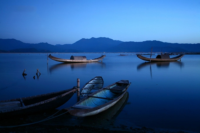 El sistema cuenta con tres lagunas, a saber, Tam Giang, Thuy Tu y Cau Hai.