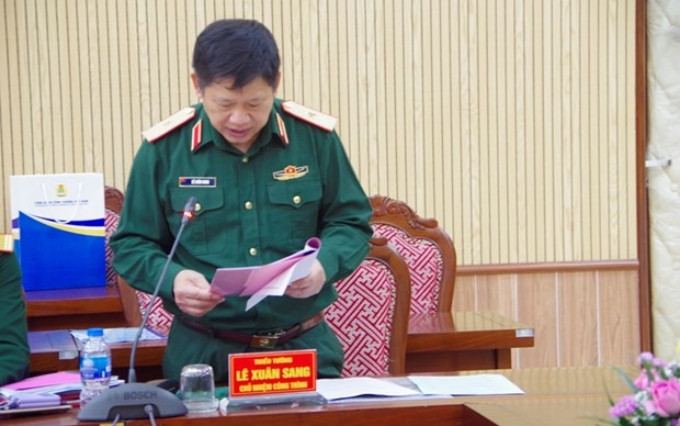 El mayor general Le Xuan Sang, vicedirector del Departamento de Información y Formación, en el acto (Fuente: qdnd.vn)