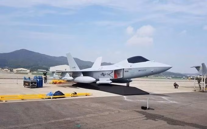 Avión de combate KF-X de Corea del Sur (Fotografía: flightglobal.com)