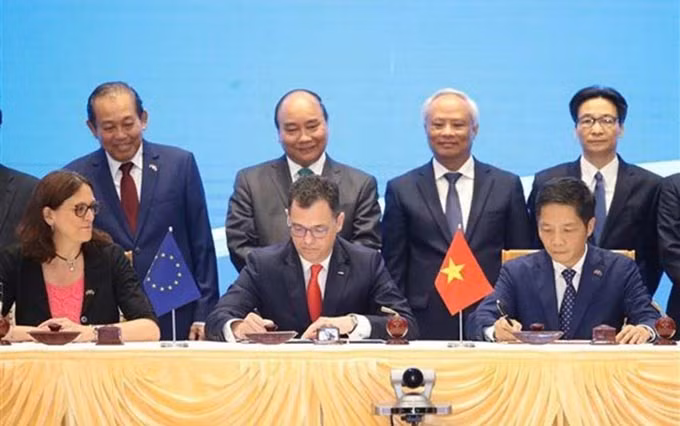 Prensa internacional destaca la firma de acuerdo de libre comercio entre UE y Vietnam