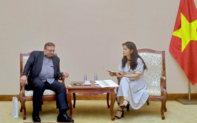 La directora del Departamento de Cooperación Internacional del Ministerio de Cultura, Deportes y Turismo, Nguyen Phuong Hoa y el embajador extraordinario y plenipotenciario de Hungría en Vietnam, Ory Csaba en la reunión. (Fotografía: icd.gov.vn)