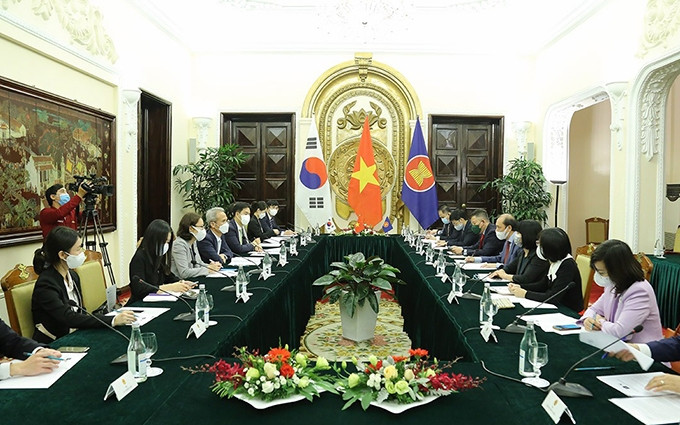 En la reunión. (Fotografía: baoquocte.vn)