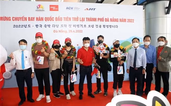 Acto de recepción a turistas surcoreanos. (Fotografía: VNA)