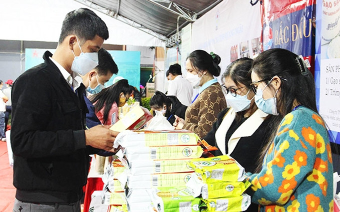 Los productos de Topcoco participan en el actividades de estímulo al consumo. (Fotografía: Tue Lam)