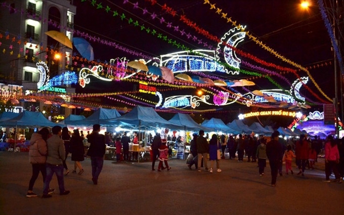Abre calle peatonal en la ciudad Lao Cai
