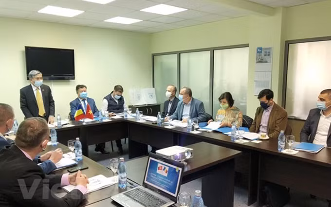 La mesa redonda en el distrito (judet) de Neamt. (Fotografía: VNA)