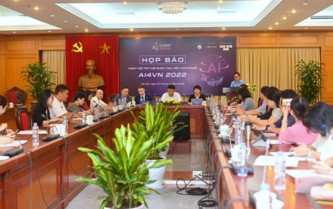Panorama de la rueda de prensa. (Fotografía: VNA)