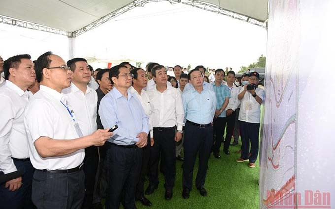 Primer ministro Pham Minh Chinh visita provincia norteña de Thai Binh. (Fotografía: Nhan Dan)