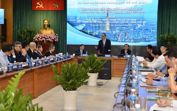 Empresarios e intelectuales vietnamitas en Ultramar comparten ideas para construir Ciudad Ho Chi Minh